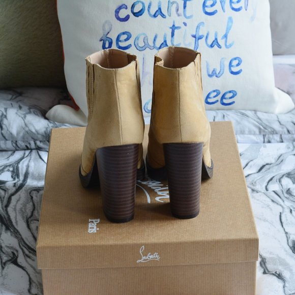 NWOT Zara Beige Vegan Suede Platform Ankle Boots - Picture 3 of 6